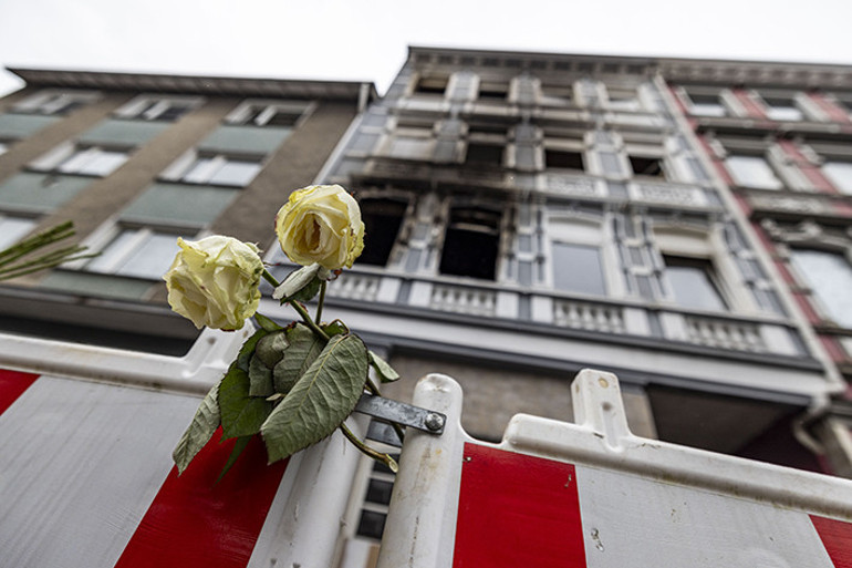 Solingen’deki yangında ırkçılık şüphesi Deliller yok sayılıyor