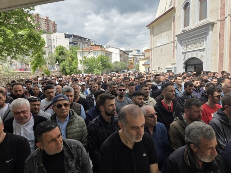 Eski futbolcu geçirdiği trafik kazasında hayatını kaybetti