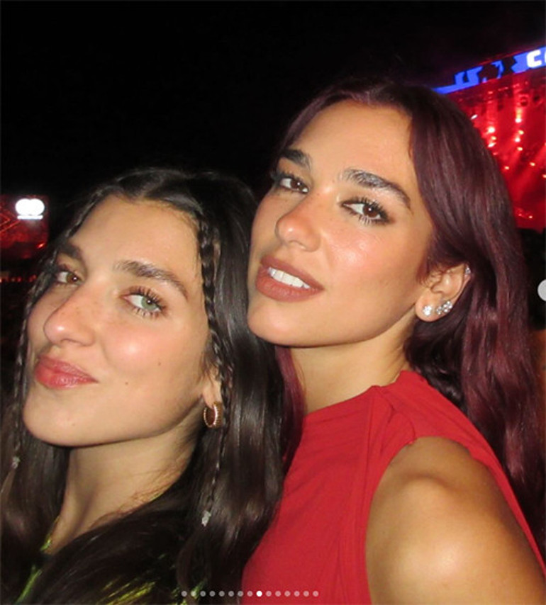 Ünlü şarkıcının mutlu günü.. Kalbinde hem büyük aşkına hem kardeşlerine yer var: İyi ki doğdun Rinuşum