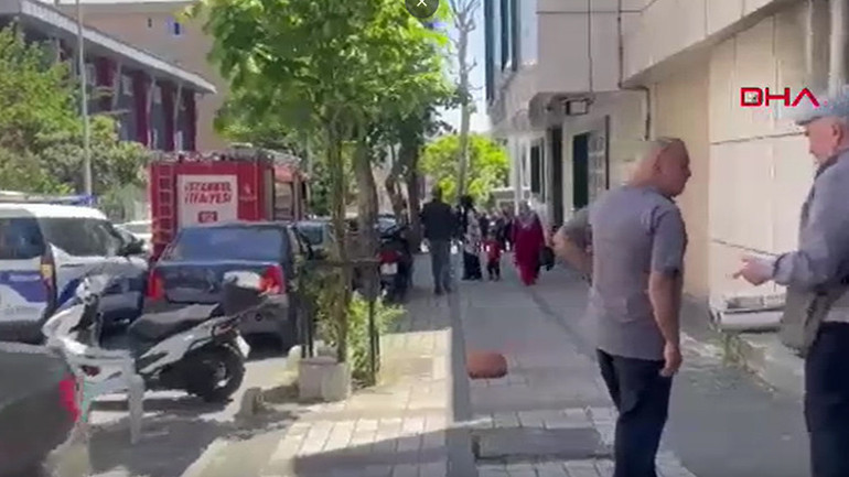 Bağcılarda fabrikada buhar kazanı patladı 1 kişi yaralandı