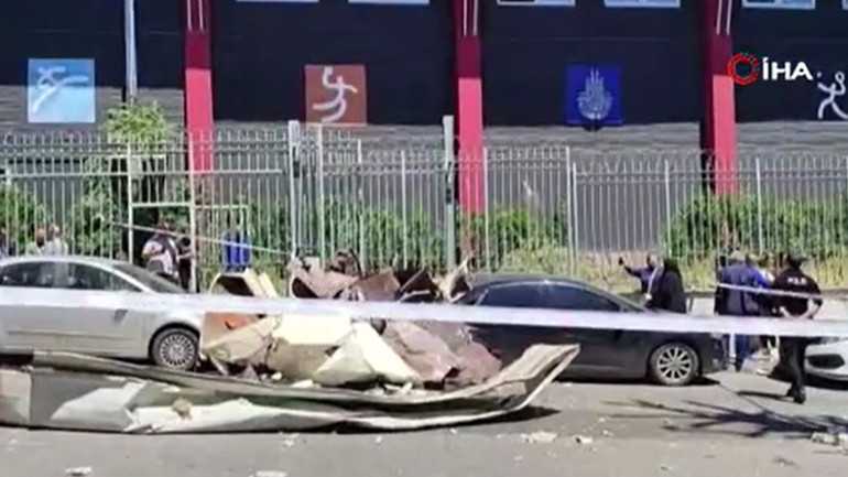 Bağcılarda fabrikada buhar kazanı patladı 1 kişi yaralandı