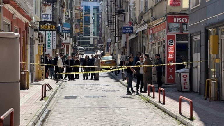 Kız kardeşini kaçıran kuzenini sokak ortasında öldürdü Dehşet anları kamerada