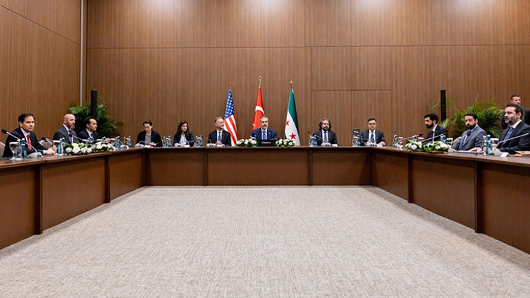 Dışişleri Bakanı Hakan Fidan, ABDli ve Suriyeli mevkidaşlarıyla Antalyada üçlü görüşme yaptı