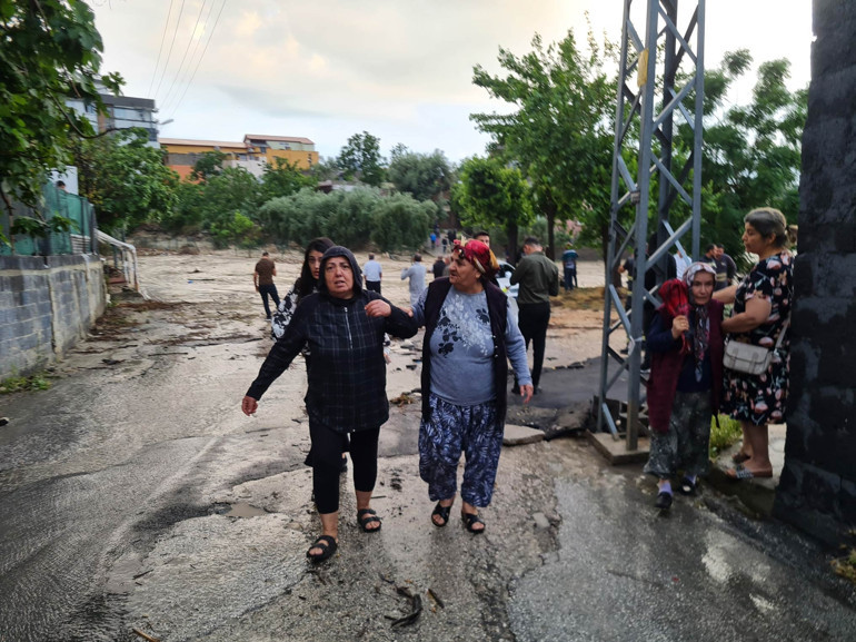 Osmaniyede sağanak nedeniyle Bülbül Deresi taştı