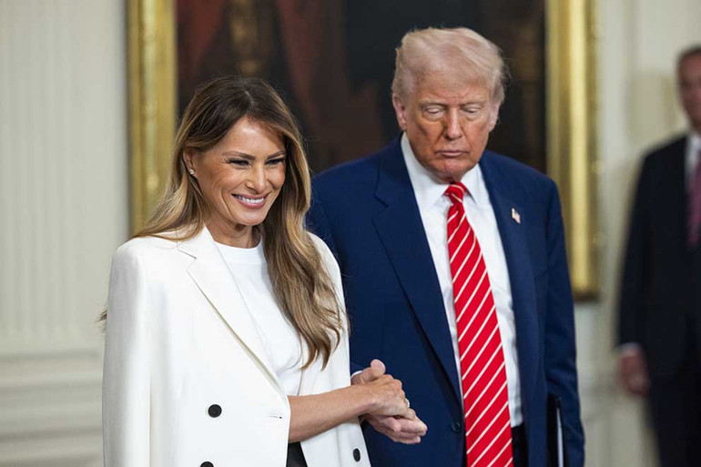 First Lady’ye memleketinden kötü haber Bronz heykeli ayaklarından kesip çaldılar...