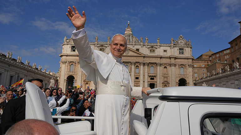 Yeni Papanın tarihi yemin töreni Siyasetçiler Vatikana akın etti... 14. Leo yüzüğü taktı, görevine resmen başladı