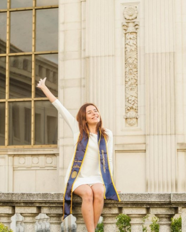 Usta oyuncunun büyük gururu Kızım onur belgesiyle mezun oldu