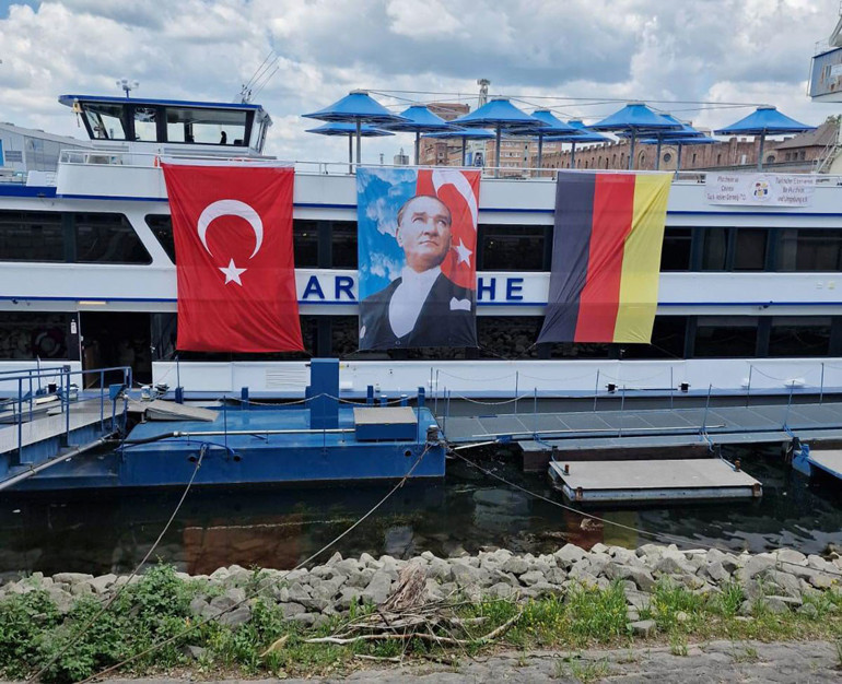 Almanya’da yediden yetmişe unutulmaz 19 Mayıs