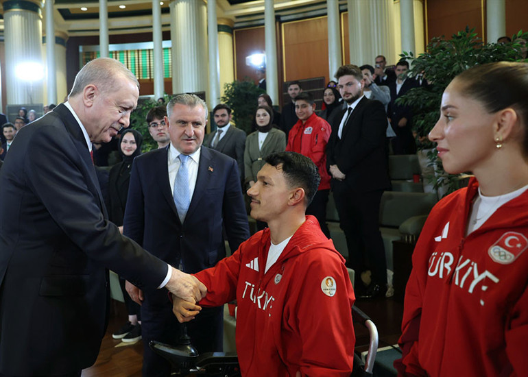 Son dakika... Cumhurbaşkanı Erdoğan: Terörsüz Türkiye kavşağını dönüp Türkiye Yüzyılına ulaşacağız