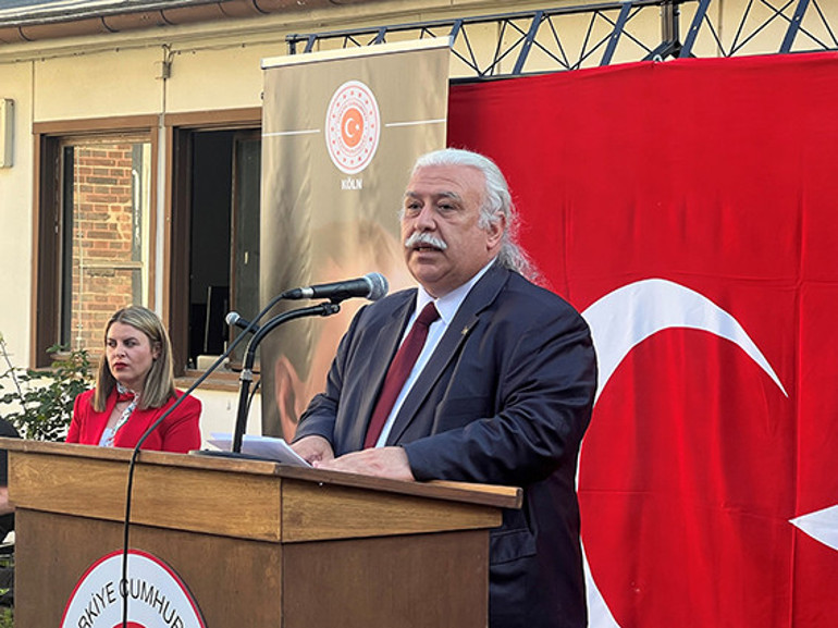 Almanya’da yediden yetmişe unutulmaz 19 Mayıs