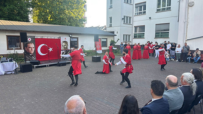 Almanya’da yediden yetmişe unutulmaz 19 Mayıs