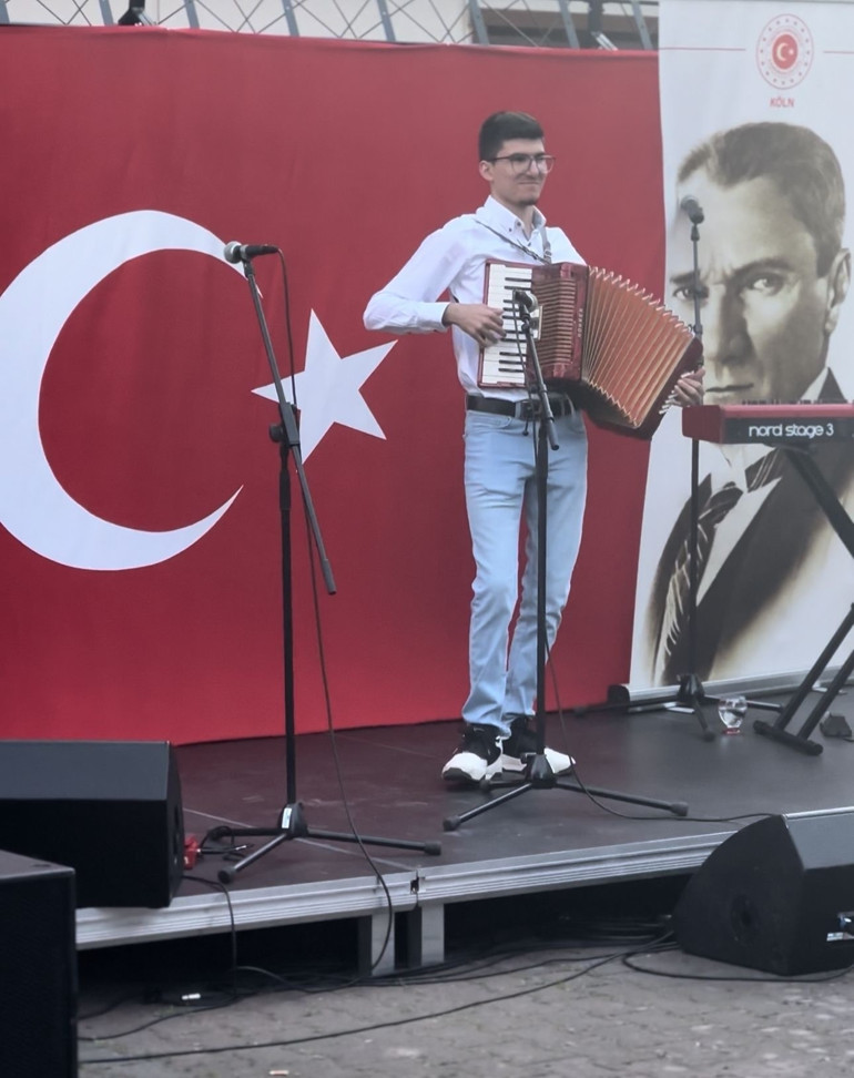 Almanya’da yediden yetmişe unutulmaz 19 Mayıs