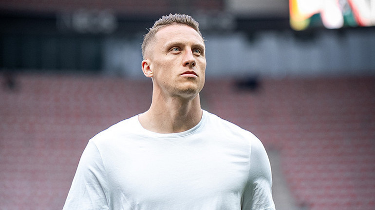 Galatasarayda kaleci transferi için düğmeye basıldı Marcin Bulka için görüşmeler başladı