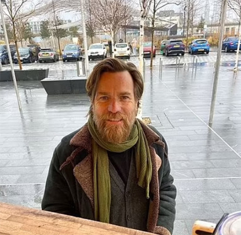 Havası başka, suyu başka deyip köylerine döndüler... Bu ünlülerin yüreği memleket hasretine dayanamadı: Doyduğum yer değil, doğduğum yer