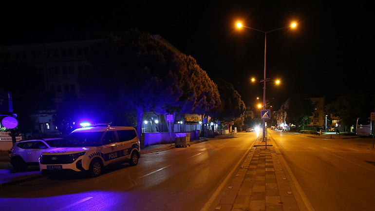 Polis ekibinin şüpheli aracı takip ederken çarptığı öğrenci ağır yaralandı