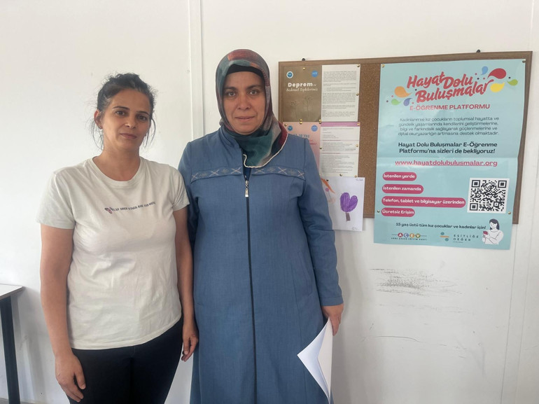 Deprem bölgesindeki çocuklar en çok ev resimleri çiziyorlar