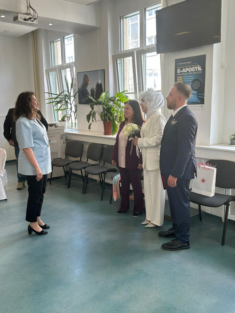 Stuttgart’ta Aile Günü: 65 yıllık evliliğe cüzdan, gençlere nikâh