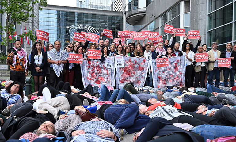 AP önünde ‘soykırım’ protestosu