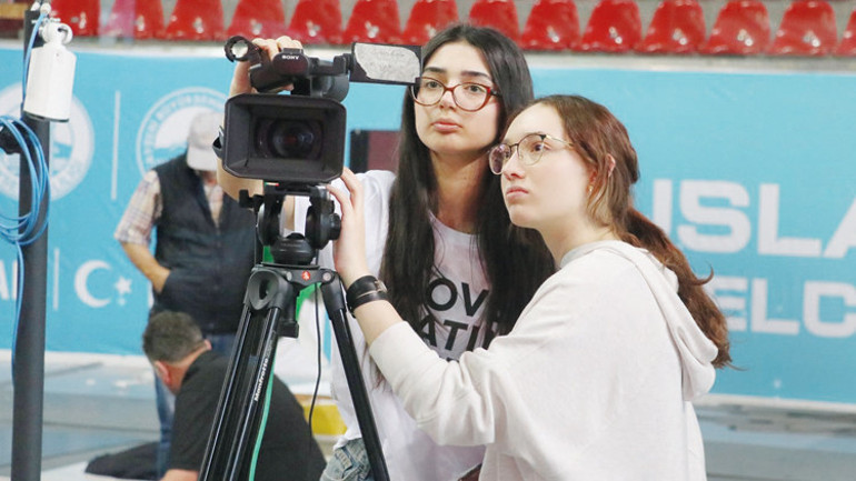 ‘Uluslararası MEB Robot Yarışması’nda canlı yayın Demirören MTAL’e emanet