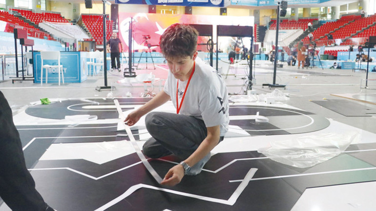 ‘Uluslararası MEB Robot Yarışması’nda canlı yayın Demirören MTAL’e emanet