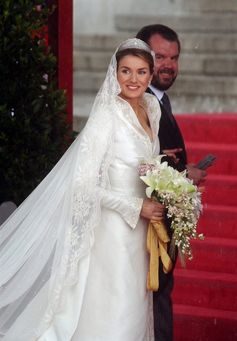 Büyük aşk canlı yayında başlamıştı... Ne ihanet iddiaları esti geçti, evlilik 21 yıldır yerinden oynamadı... Boşanmak onların kitabında yazmıyor