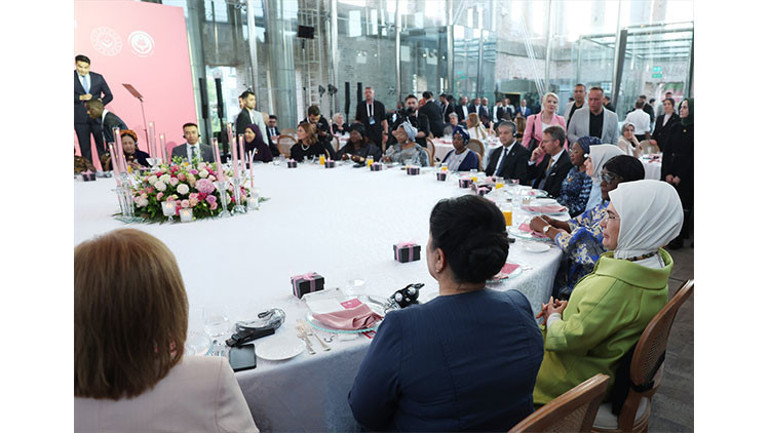 Emine Erdoğan Uluslararası Aile Forumunun galasına katıldı: Doğum sayılarının geriletilmesine geçit vermemeliyiz