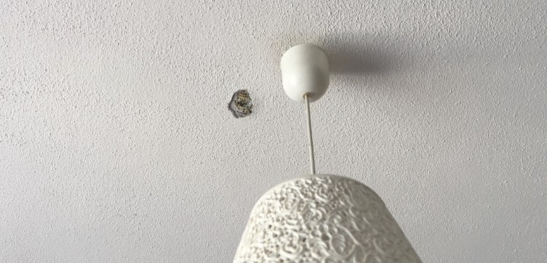 Üst katta oturan kardeşten akılalmaz kötülük Bitmeyen kin... Bunu ancak düşman yapar