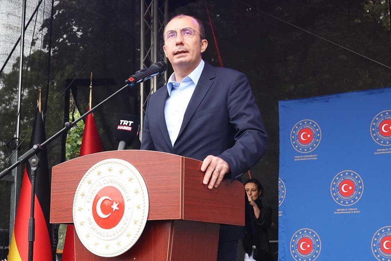 Berlin’de iki şenlik bir arada