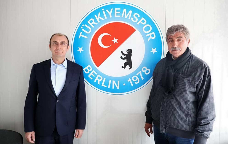 Berlin’de iki şenlik bir arada
