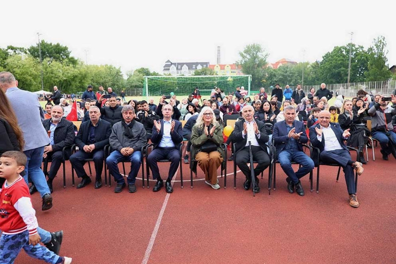 Berlin’de iki şenlik bir arada