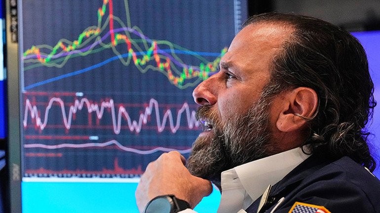 Trump ek vergileri şimdilik erteledi... Uzmanların endişesi geçmedi: ABD ve AB arasında yıllarca sürecek bir ticaret savaşını tetikleyebilir