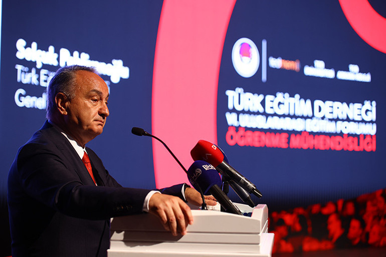 Dijital çağda eğitim yeniden şekilleniyor... ‘Geleceği inşa etmek artık bir sorumluluk’