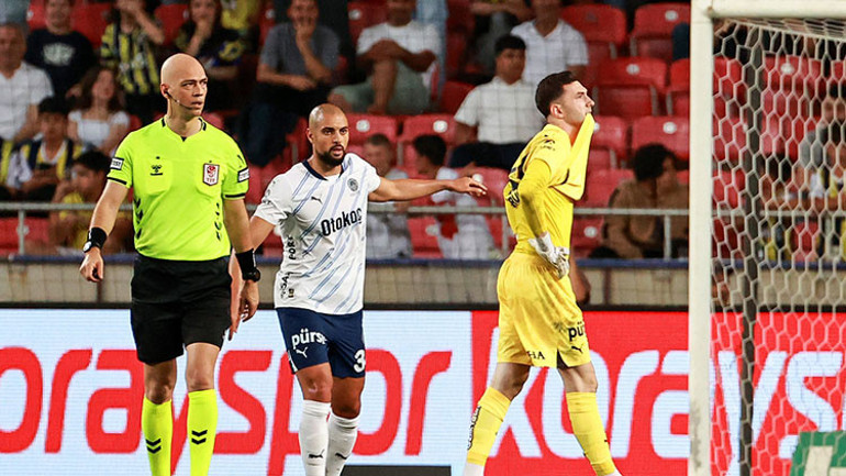 Genç kalecinin şanssızlığı pahalıya patladı: Fenerbahçe tarihinde bir ilk