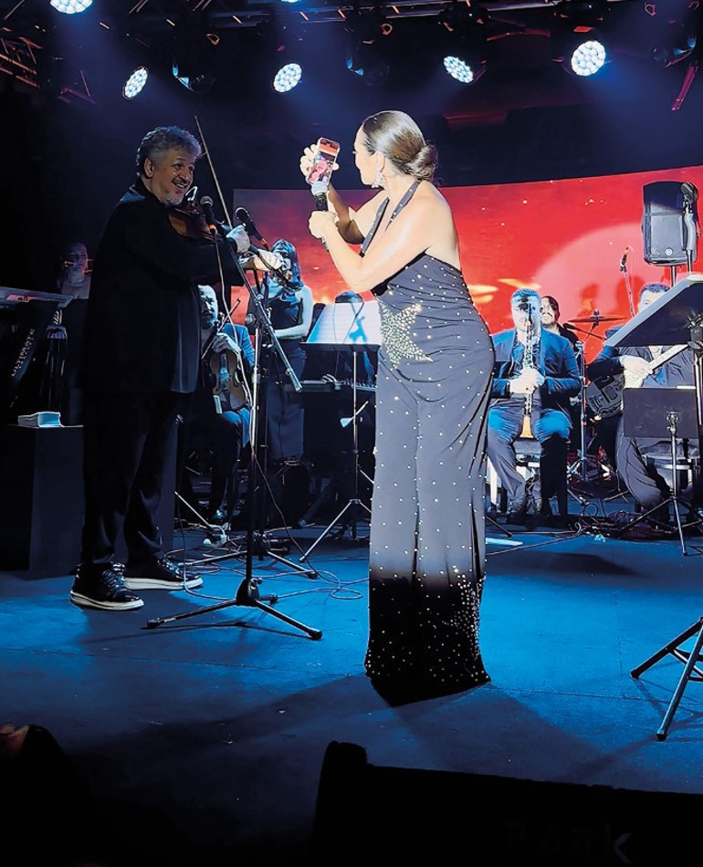 Sürpriz telefon düeti