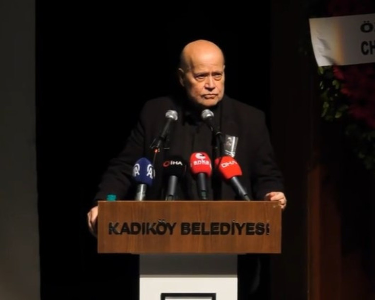 Müziğin Amcası İlhan Şeşene veda... Cenaze asansörde kaldı: İlhan Abi gitmek istemedi