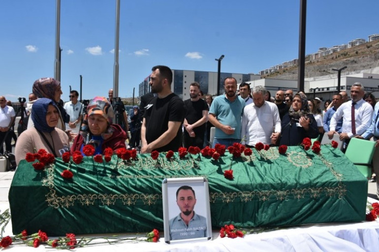 Üzerine duvar devrilen doktor ve eşi hayatını kaybetmişti... Kahreden detay ortaya çıktı: Aşkları çocuk yaşta başlamış