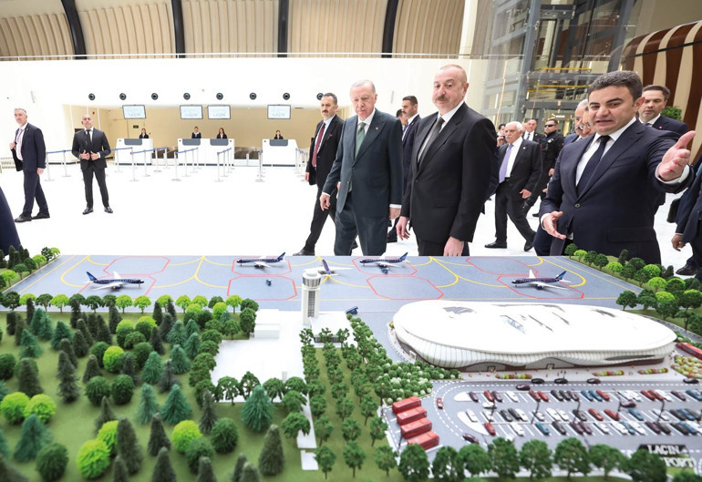Türkiye-Azerbaycan-Pakistan Kalkınma Yolu’nda Laçın buluşması