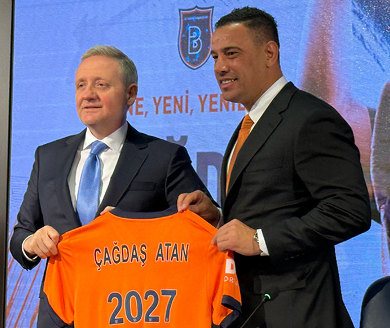 Başakşehir, Çağdaş Atanın sözleşmesini uzattı