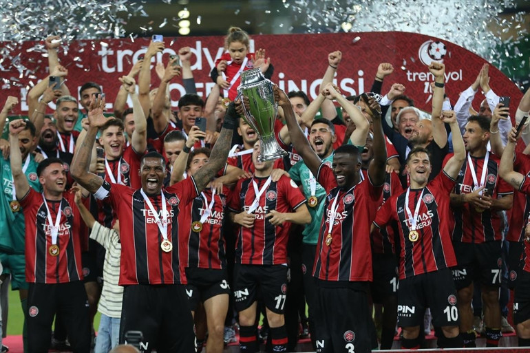Son Dakika: Fatih Karagümrük, Süper Lige yükseldi Bandırmaspor finali uzatmalarda kaybetti