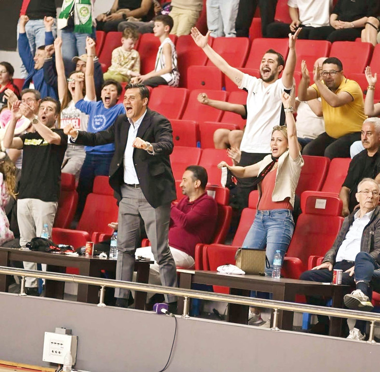 Manisa Belediye Başkanı Zeyrek: Babam siyasete girmemi istemedi