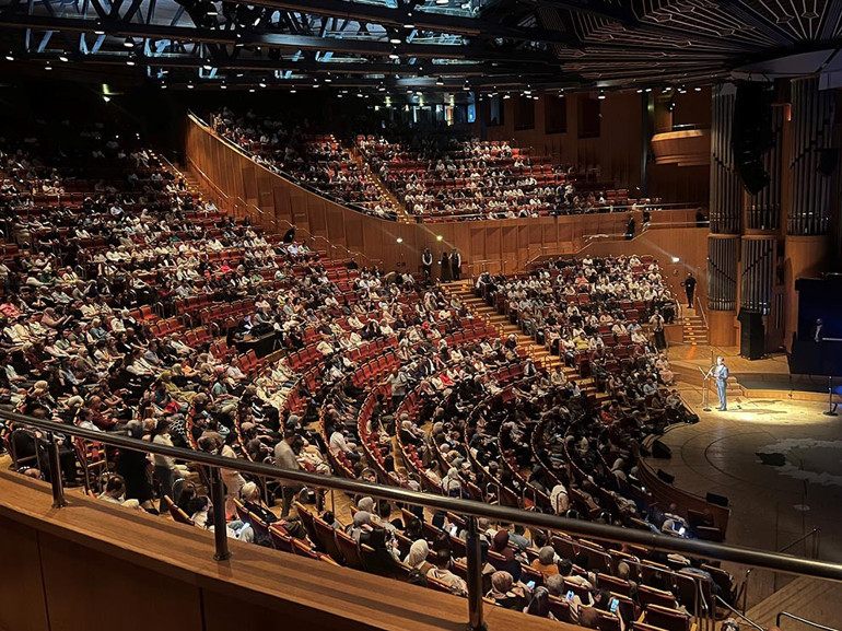 Köln Philharmonie’de ‘Sufi Devran’ coşkusu