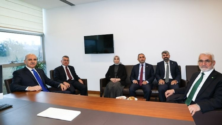 TBMM Başkanı Kurtulmuş, Yeni Yol grubunu ve HÜDA-PAR Başkanını ziyaret etti
