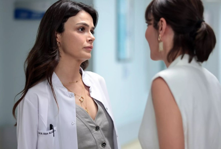 Uzak Şehir yeni sezona nefes kesen bir bölümle başladı... Alyayı durduran öpücük