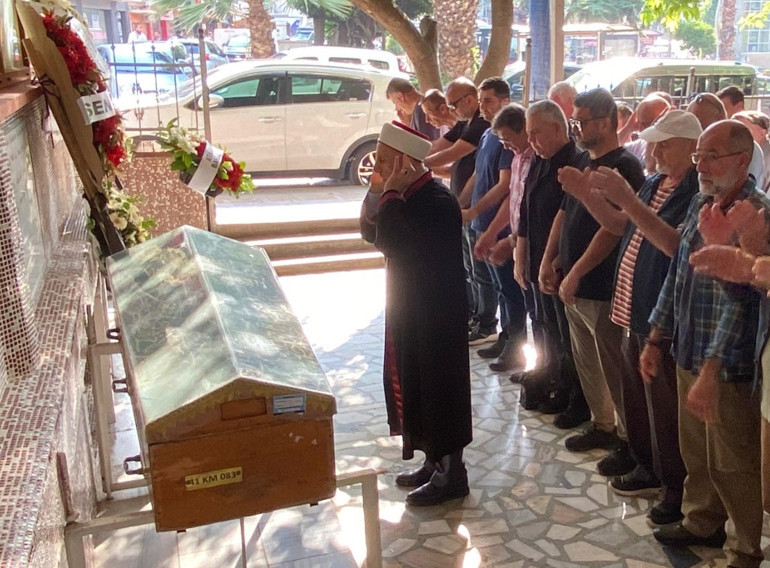 Demet Akalın büyük acısı... Gözyaşlarını tutamadı