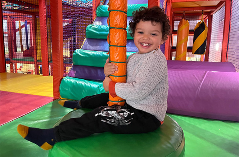 2 yaşındaki Harris-Birtill, üstün zeka seviyesiyle Mensa’ya kabul edildi