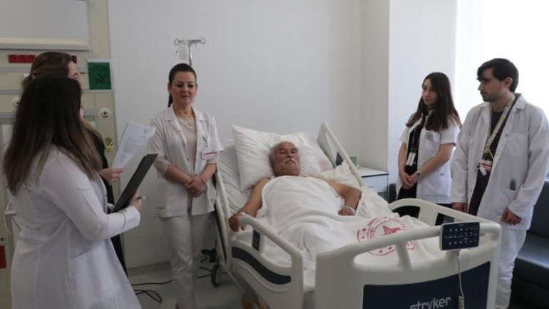 İnme geçirdi, altın saat dilimiyle hayata tutundu