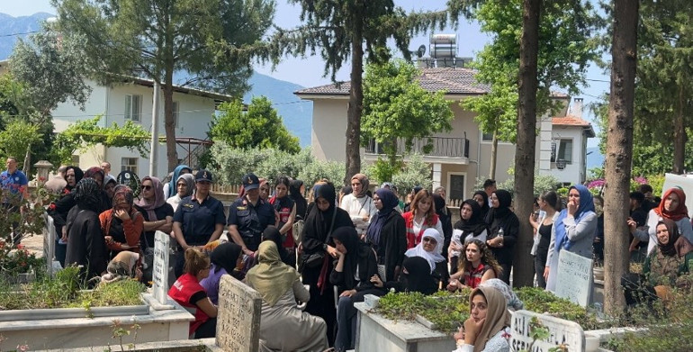 Marmaristeki depremde 14 yaşındaki Afra hayatını kaybetmişti Ailesi son anlarını anlattı...