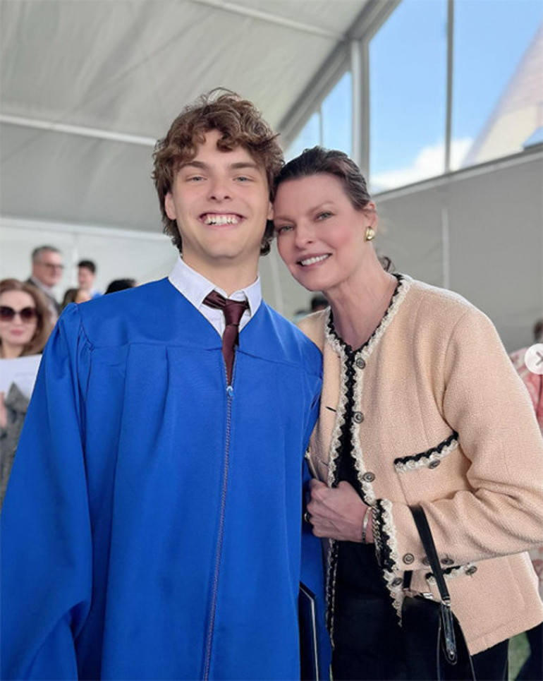 O daha karnındayken terk edilmişti... Bahtsız annesinin yüzünü güldürdü...Gururum mezun oldu