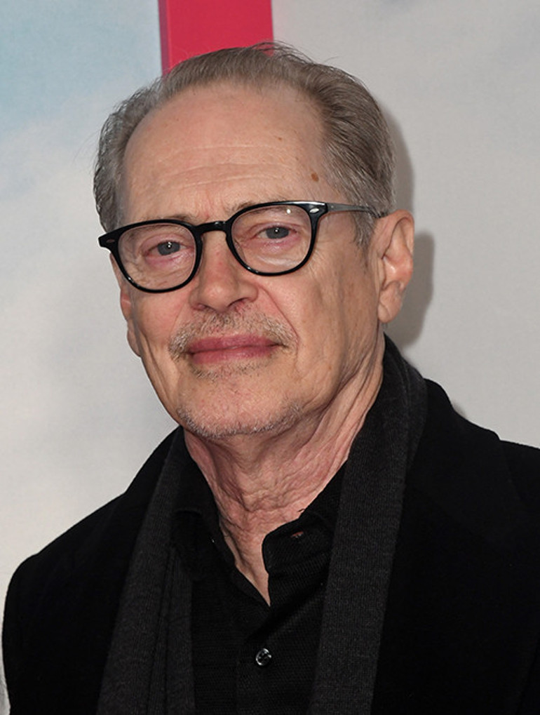 Askerden dönüp ticarete atılmıştı... Halk pazarında tavuk satıyordu... Anne sözü dinledi, ünlü oldu