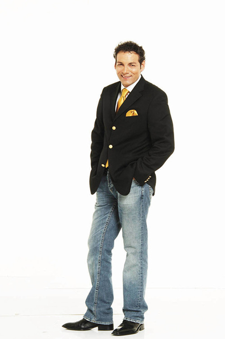 Askerden dönüp ticarete atılmıştı... Halk pazarında tavuk satıyordu... Anne sözü dinledi, ünlü oldu